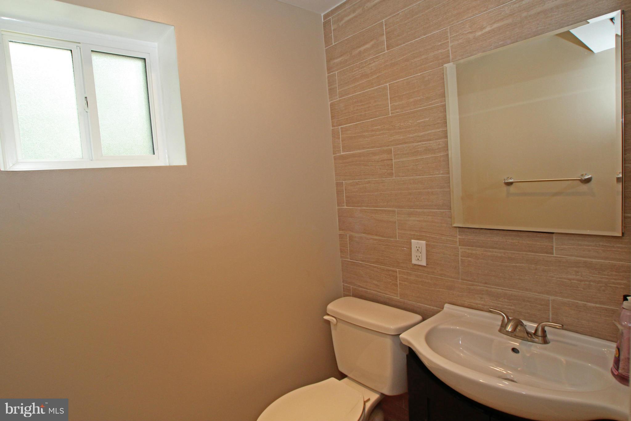 6002 Craft Road Alexandria, VA 22310 - Photo 14 of 23 Bath