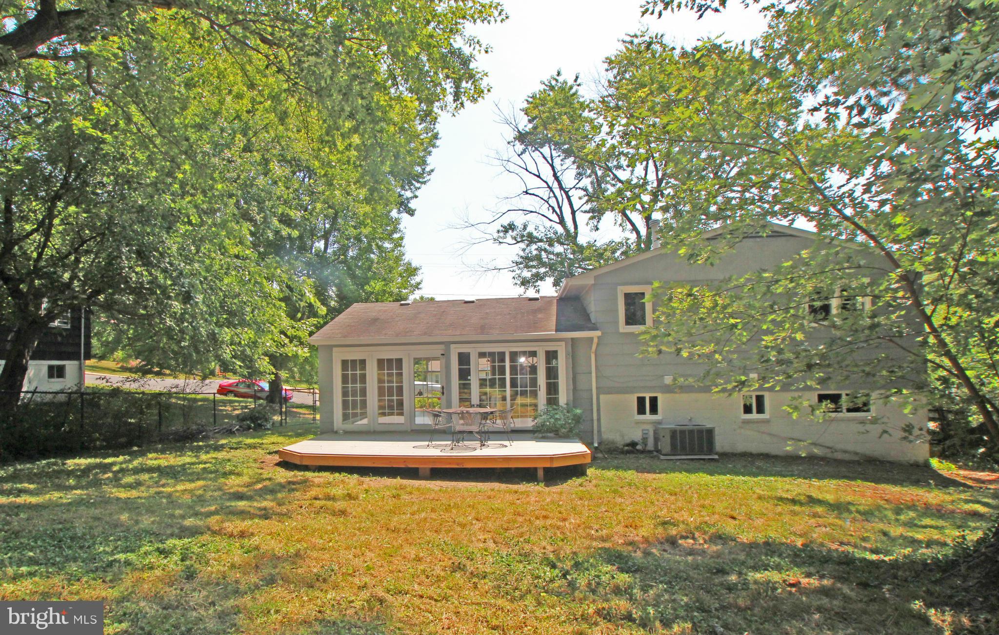 6002 Craft Road Alexandria, VA 22310 - Photo 22 of 23 Exterior (Rear)