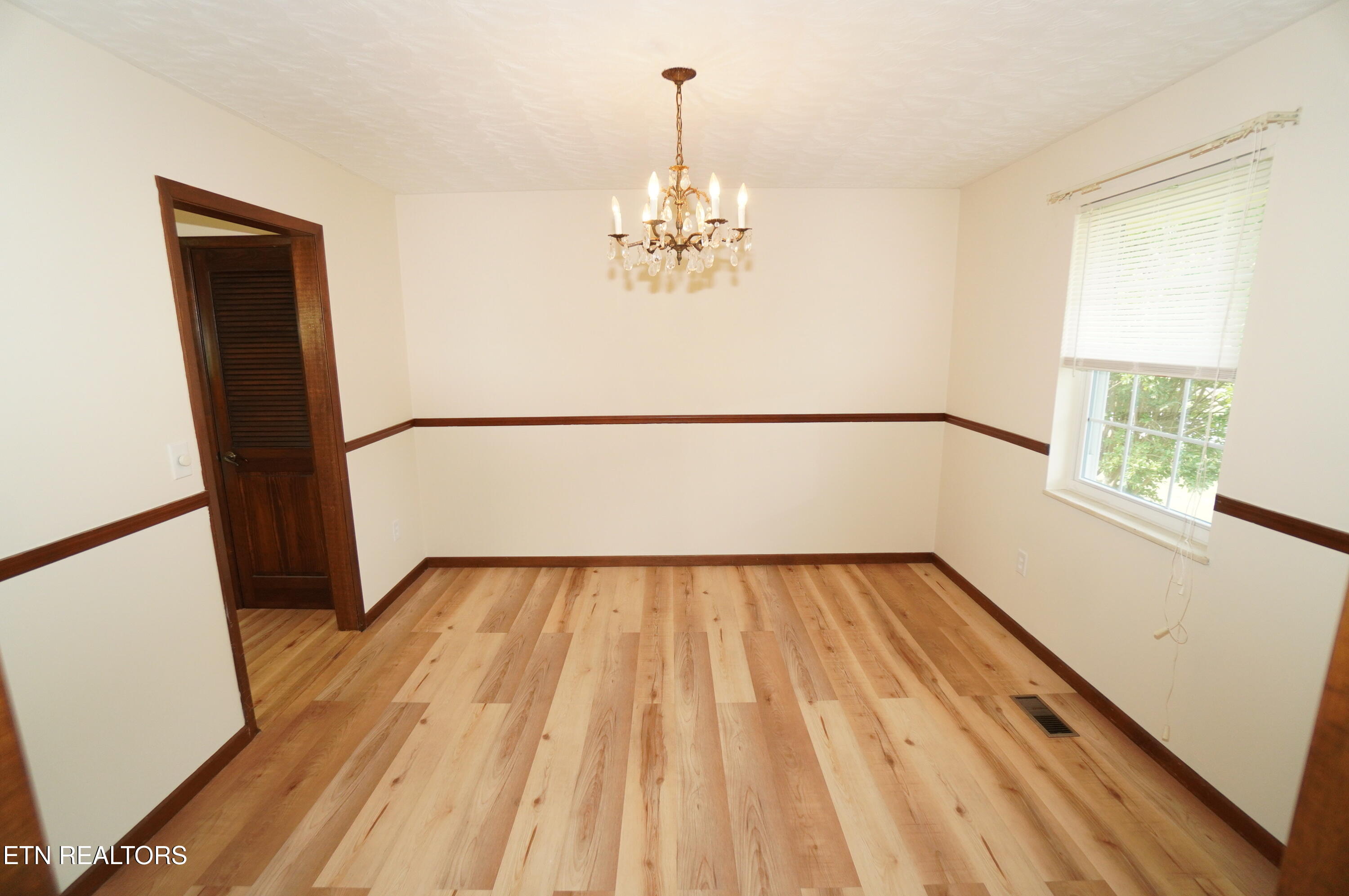 633 Shaver Drive Talbott, TN 37877 - Photo 11 of 43 interior updated (8)