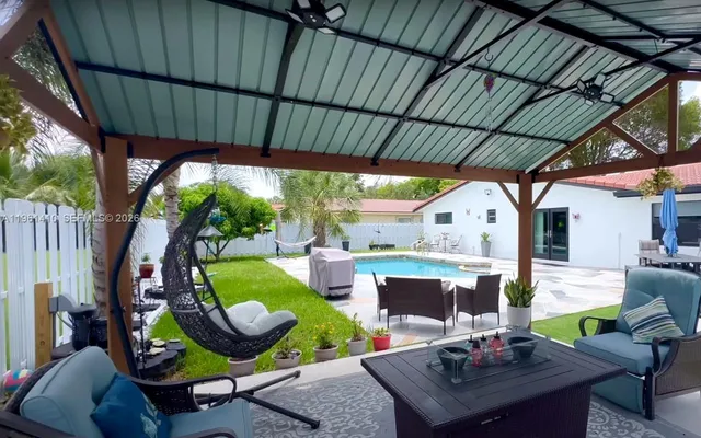 $738,990 | 8275 Shadow Wood Boulevard, Coral Springs, FL 33071