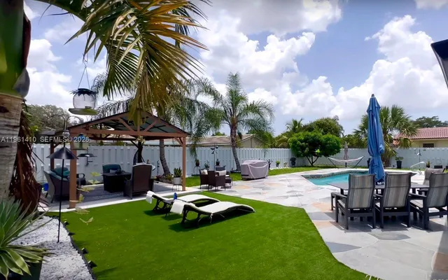 $738,990 | 8275 Shadow Wood Boulevard, Coral Springs, FL 33071