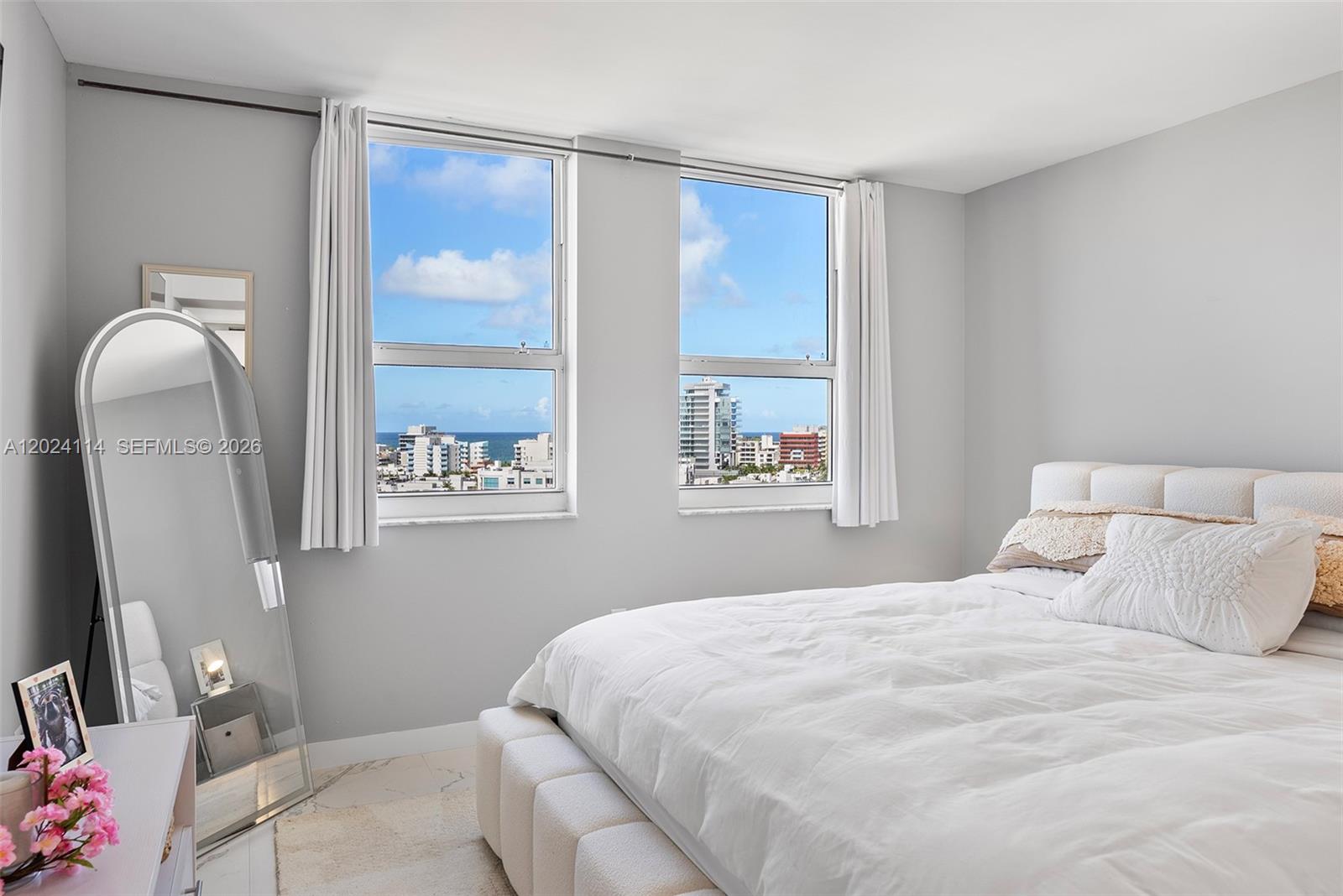90 Alton Road, Unit 1405 Miami Beach, FL 33139 - Photo 19 of 39 Gallery Image 19