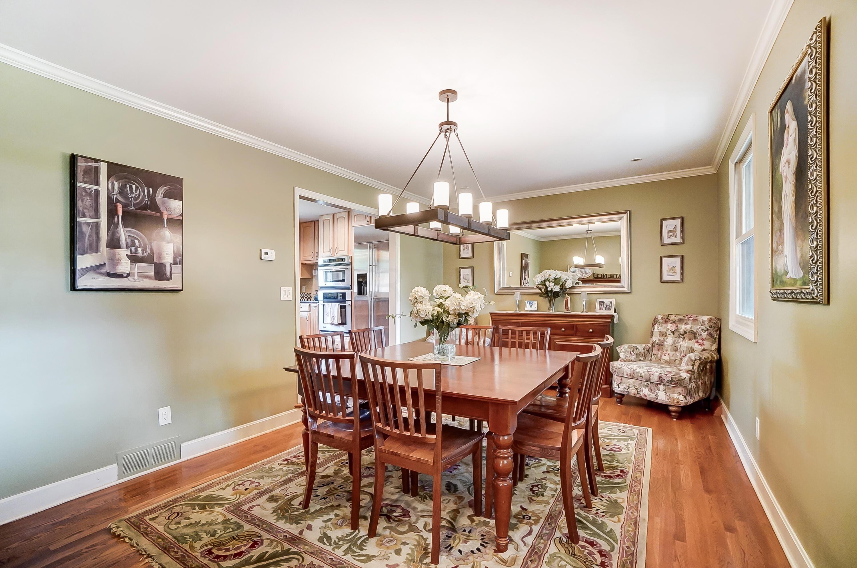 179 South Harding Road Columbus, OH 43209 - Photo 21 of 48 Dining Room