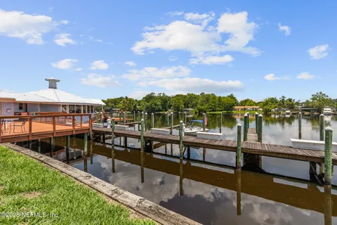 a view of outdoor space walk in closet