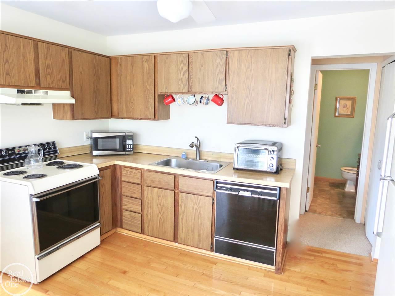 1396 Crescent Lane, Unit 336 Rochester Hills, MI 48306 - Photo 11 of 33