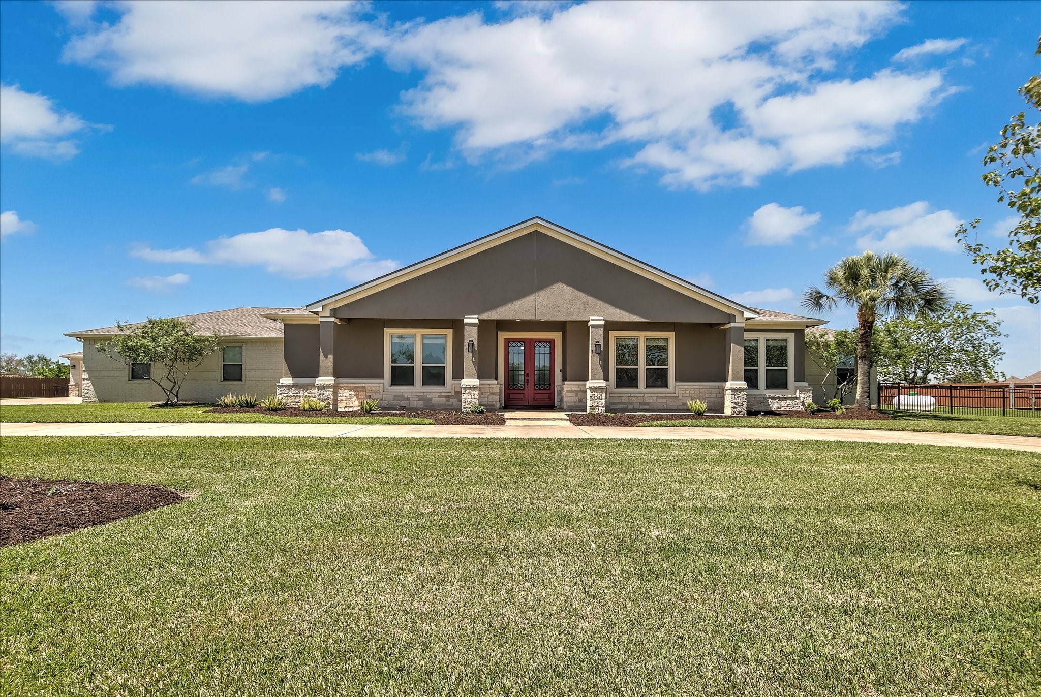 226 Quail Ridge Lane Dickinson, TX 77539 - Photo 2 of 50