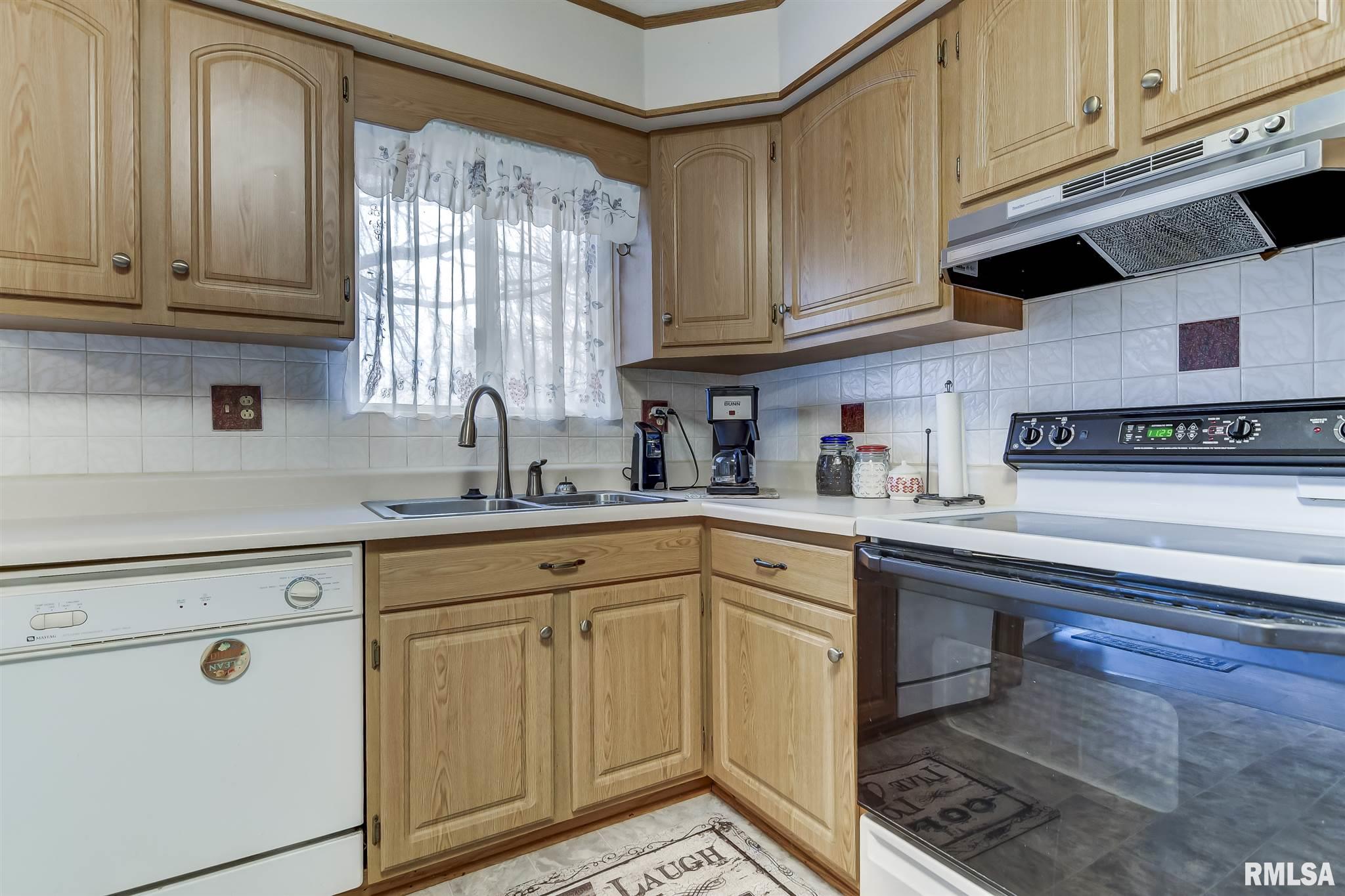 86 Crusaders Road Springfield, IL 62704 - Photo 15 of 41