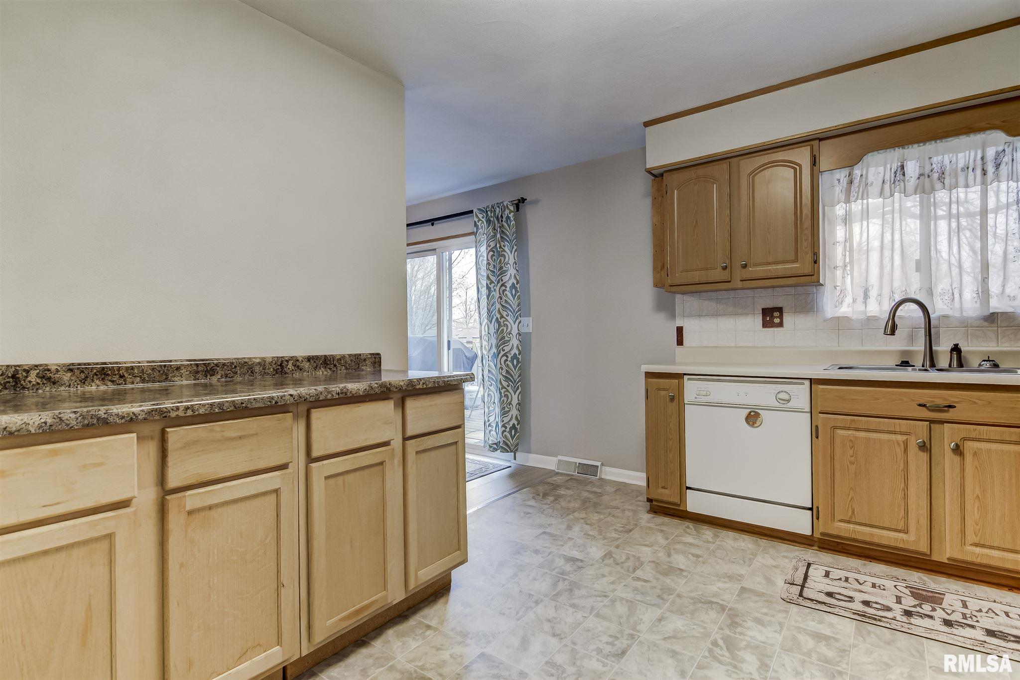 86 Crusaders Road Springfield, IL 62704 - Photo 17 of 41