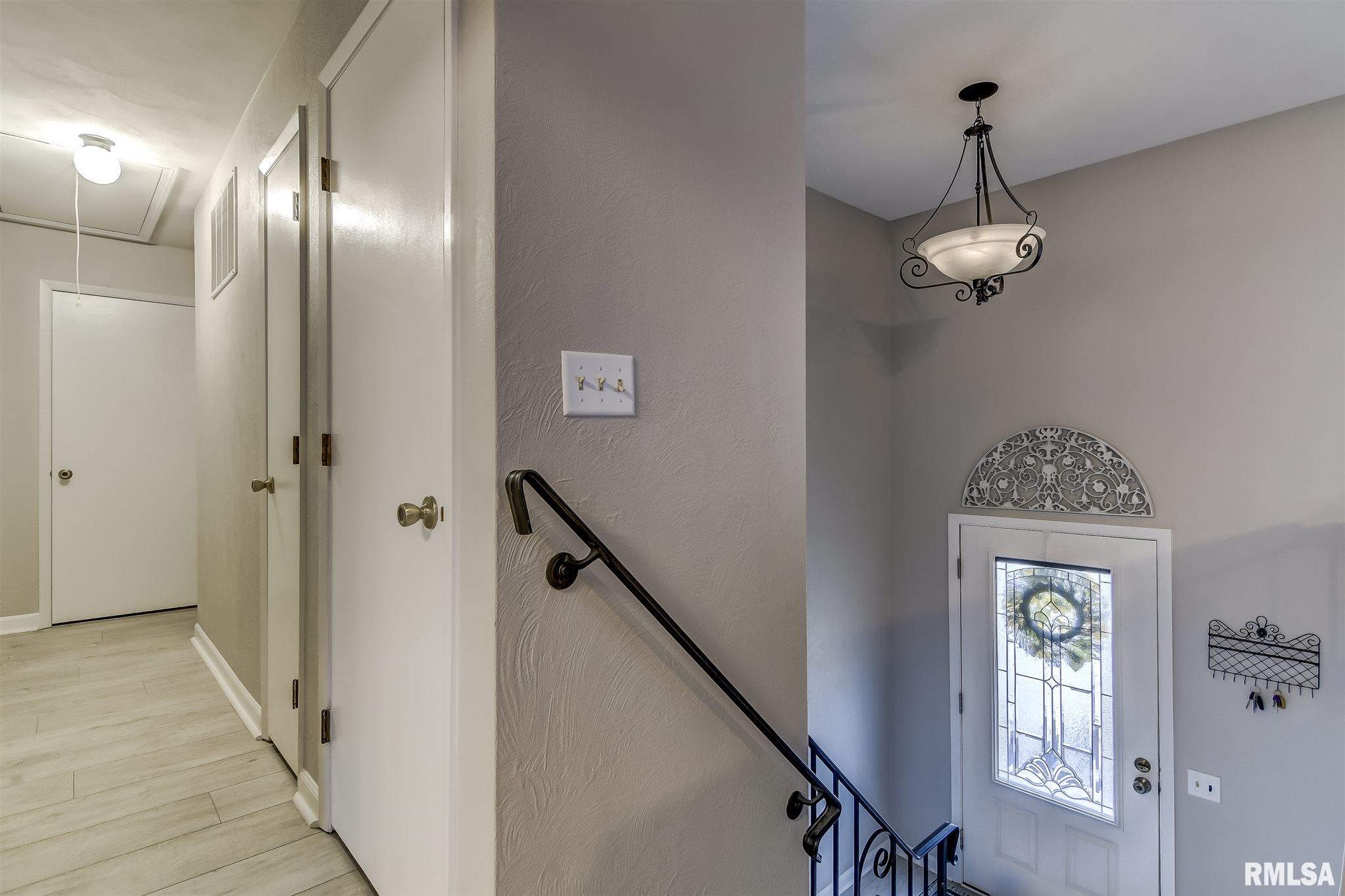 86 Crusaders Road Springfield, IL 62704 - Photo 9 of 41