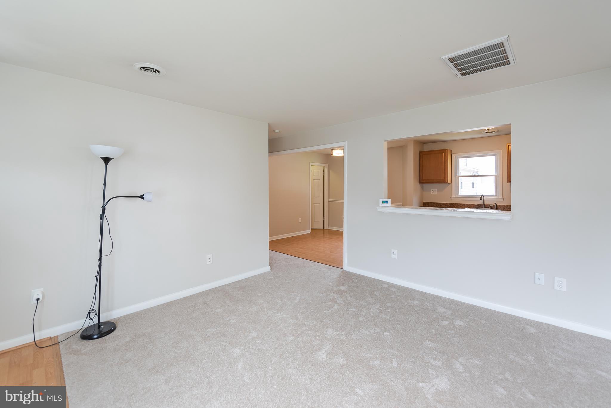 6900 Windsor Mill Road Baltimore, MD 21207 - Photo 3 of 29 Living Room