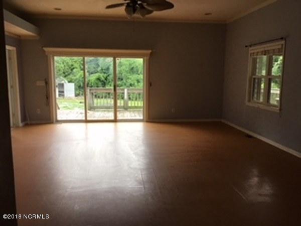 215 Patalanda Road Wilmington, NC 28409 - Photo 2 of 9 IMG_0057_600x450