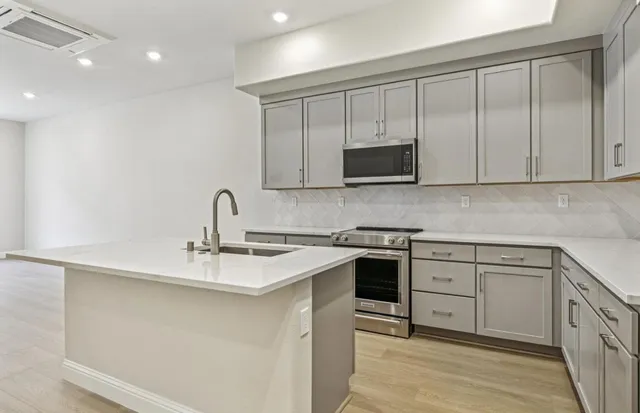 $1,619,504 | 2417 Willow Way, San Mateo, CA 94403