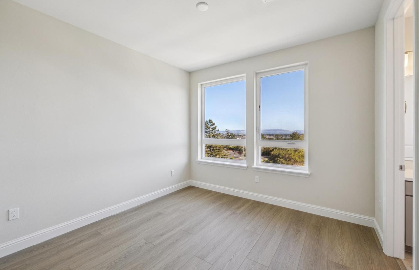 2417 Willow Way San Mateo, CA 94403 - Photo 31 of 34 an empty room with a window
