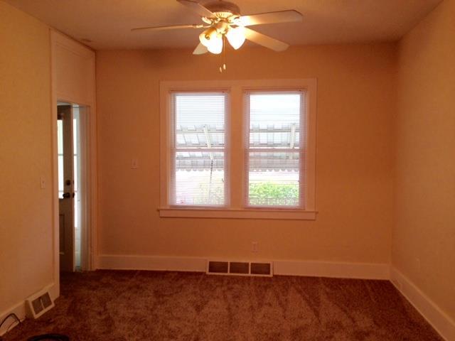 526 Freeport Road Blawnox, PA 15238 - Photo 4 of 10 Living Room.