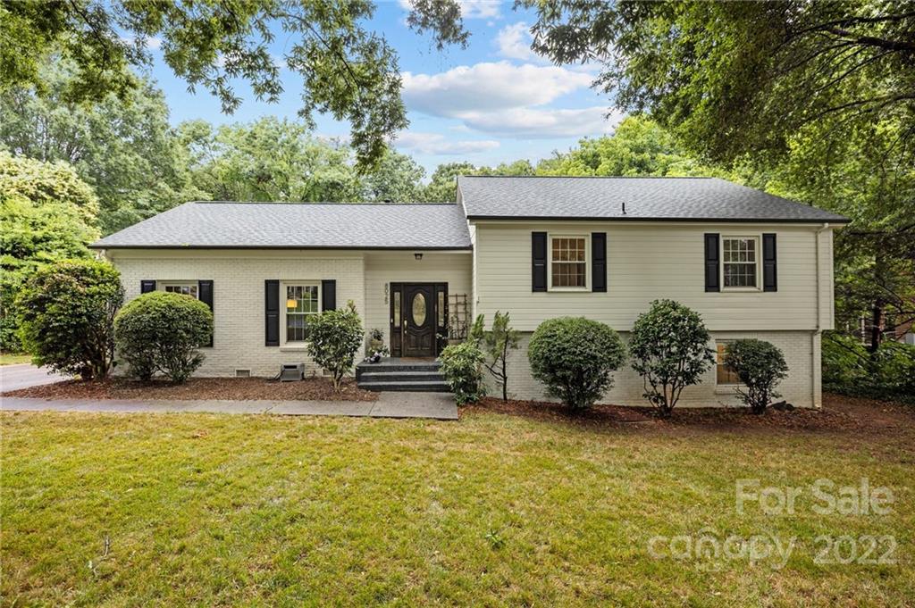8025 Prince George Road Charlotte, NC 28210 - Photo 1 of 31 Gallery Image 1