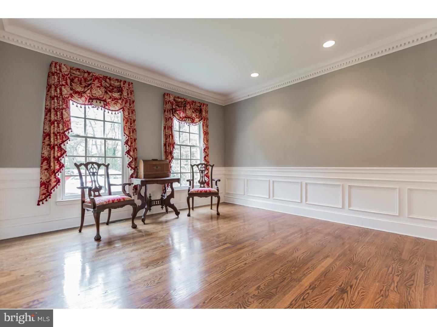 114 Dixontown Road Medford, NJ 08055 - Photo 4 of 25 Living Room