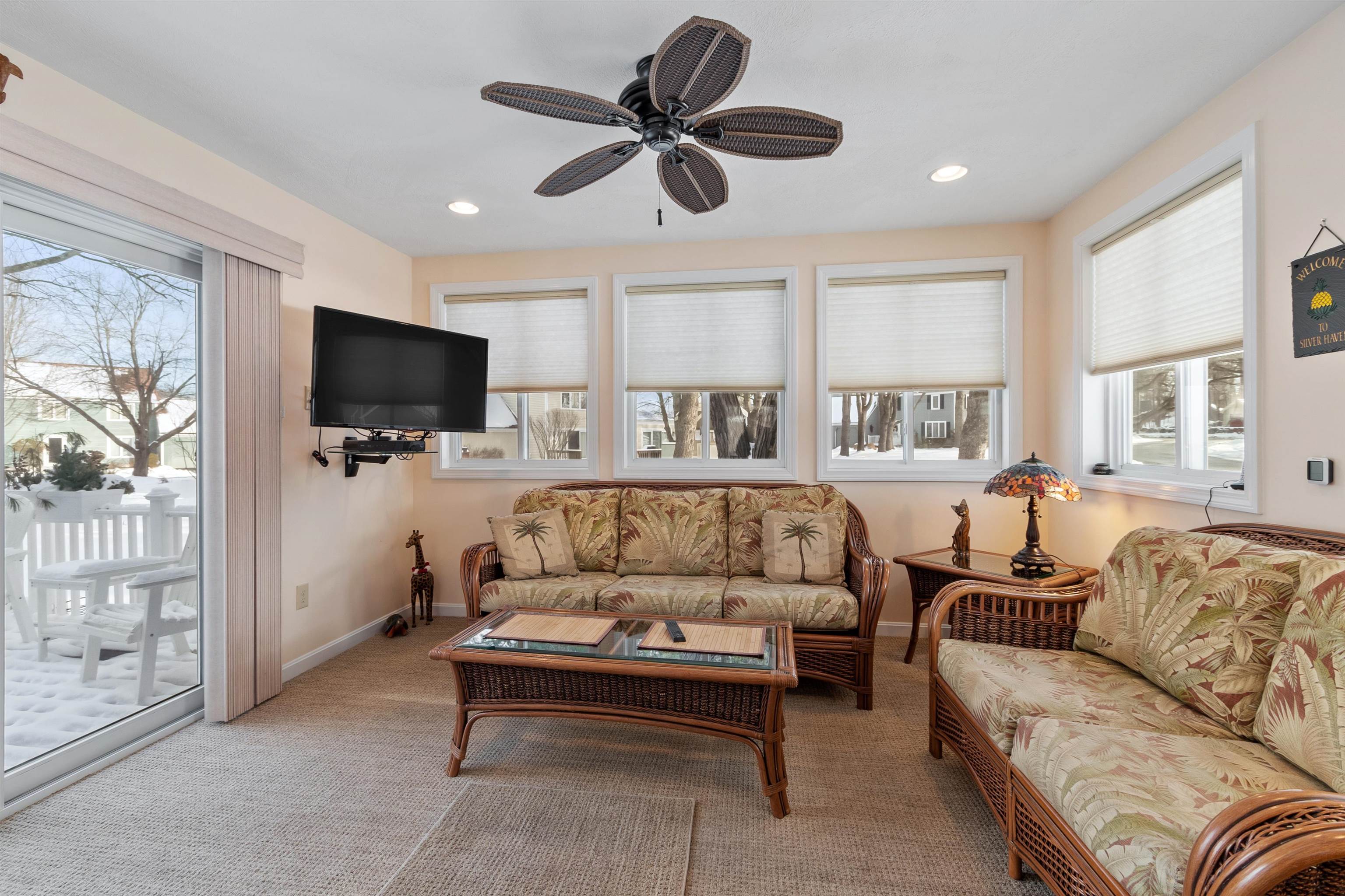 3 Rye Place Nashua, NH 03063 - Photo 3 of 40