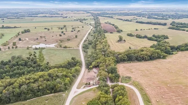 $200,000 | 581 Southeast 1200 Road, Leeton, MO 64761