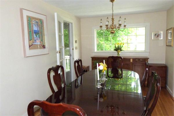 100 Blossomcrest Road Lexington, MA 02421 - Photo 4 of 12 Gallery Image 4