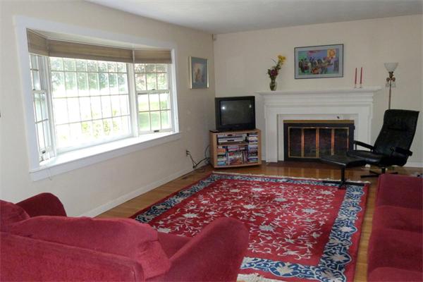 100 Blossomcrest Road Lexington, MA 02421 - Photo 5 of 12 Gallery Image 5