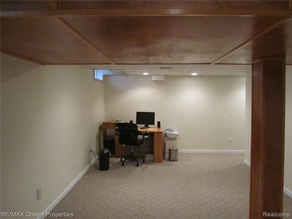 3685 Riverside Drive Canton, MI 48188 - Photo 23 of 26 3685 Riverside Dr Canton Mi 050.JPG