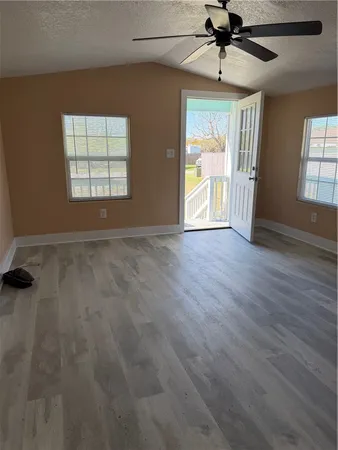 $1,400 | 609 West Liberty Street, Unit 5, Rockport, TX 78382