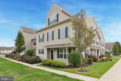 $350,000 | 5503 Drawbridge Court, Royersford, PA 19468