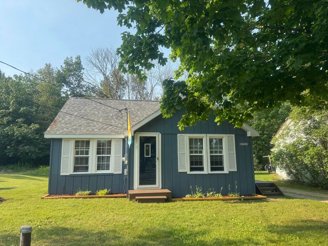 W17310 Davis Street, Curtis, MI 49820
