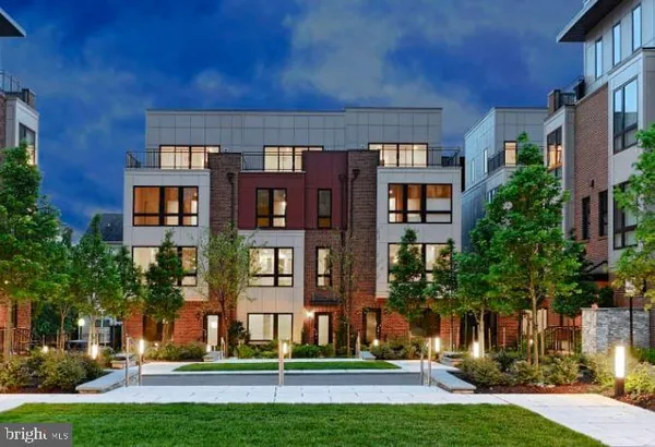 $4,900 | 443 Nottoway Walk, Alexandria, VA 22304