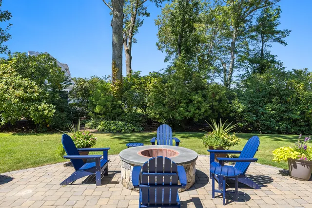 $1,425,000 | 7 Mary Leal Lane, Sandwich, MA 02537