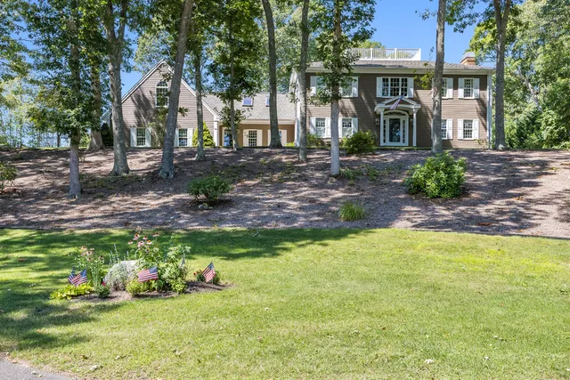$1,425,000 | 7 Mary Leal Lane, Sandwich, MA 02537
