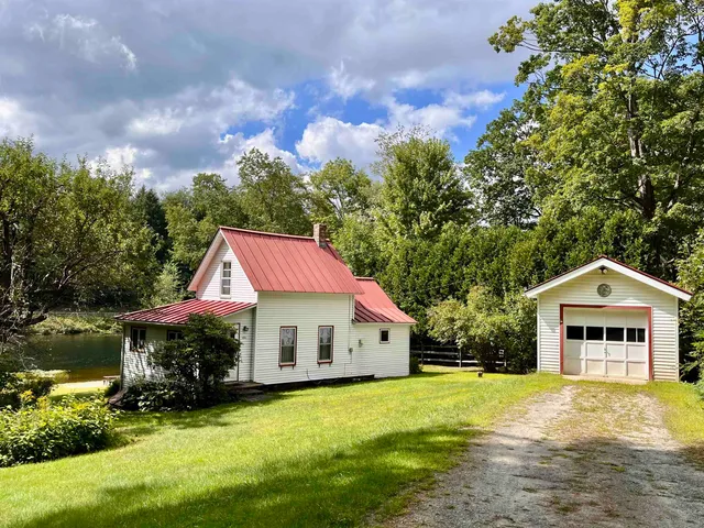 $425,000 | 121 East Lake Road, Ludlow, VT 05149