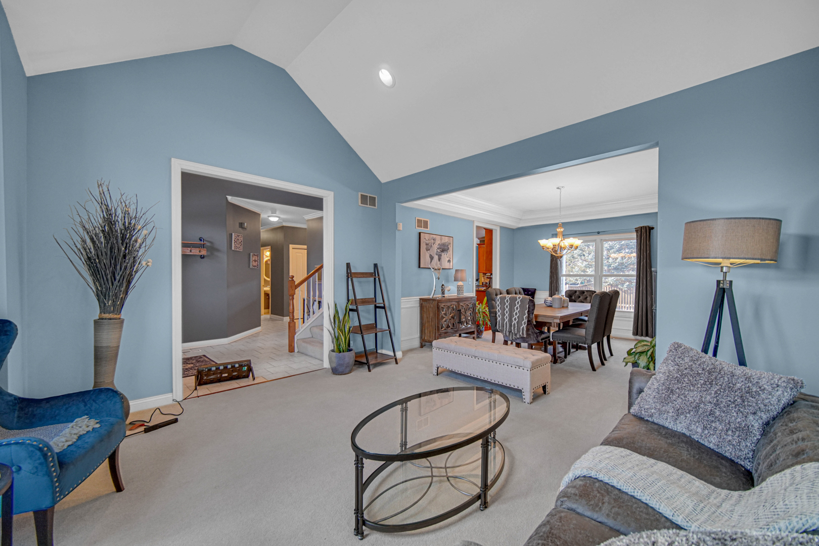 25216 Round Barn Road Plainfield, IL 60585 - Photo 4 of 31 a living room with furniture and a lamp