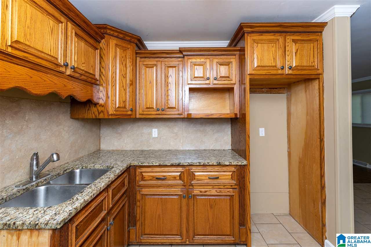 706 Biscayne Drive Birmingham, AL 35206 - Photo 2 of 27