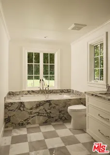 $19,995,000 | 31 Oakmont Drive, Los Angeles, CA 90049