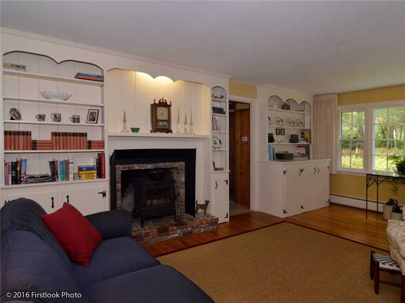 315 Bungy Road Scituate, RI 02857 - Photo 2 of 25 Living Room.