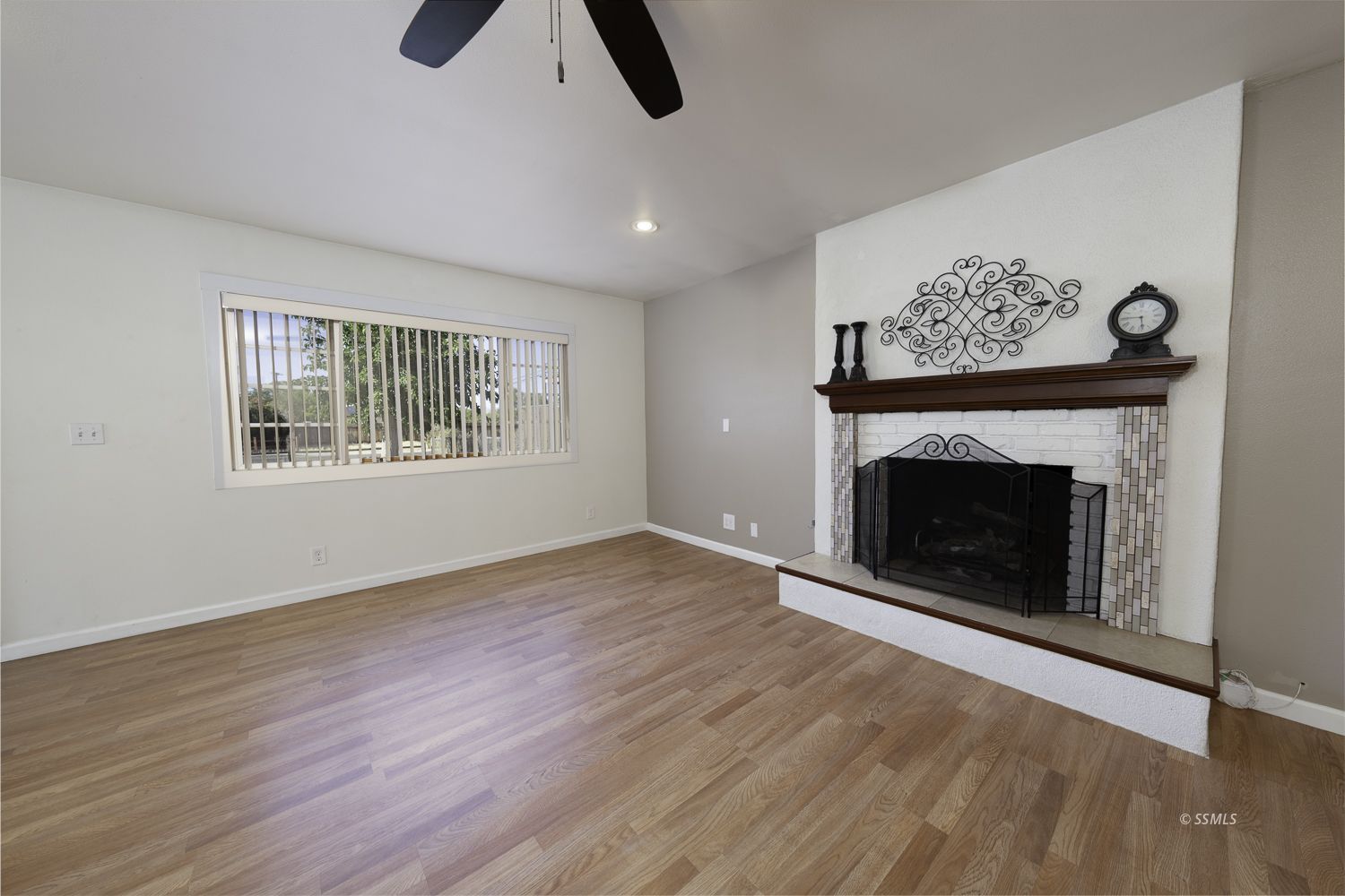 705 West Graaf Avenue Ridgecrest, CA 93555 - Photo 5 of 24