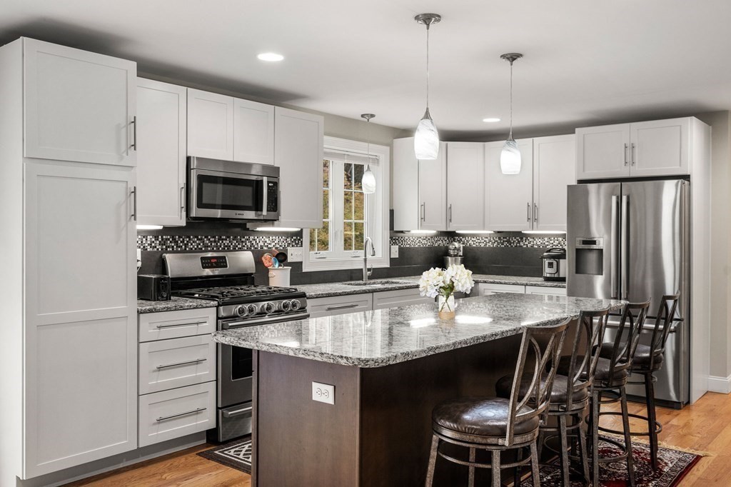 18 River Road Andover, MA 01810 - Photo 2 of 36 Gallery Image 2
