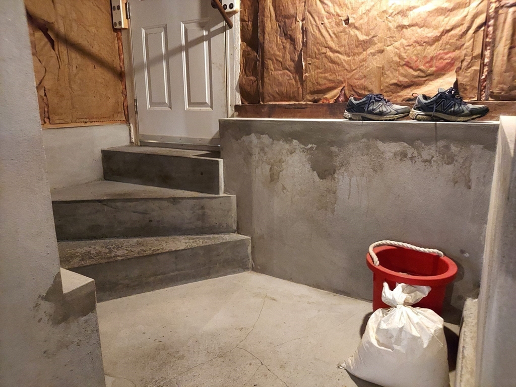 108 Garden Street Fall River, MA 02720 - Photo 18 of 25