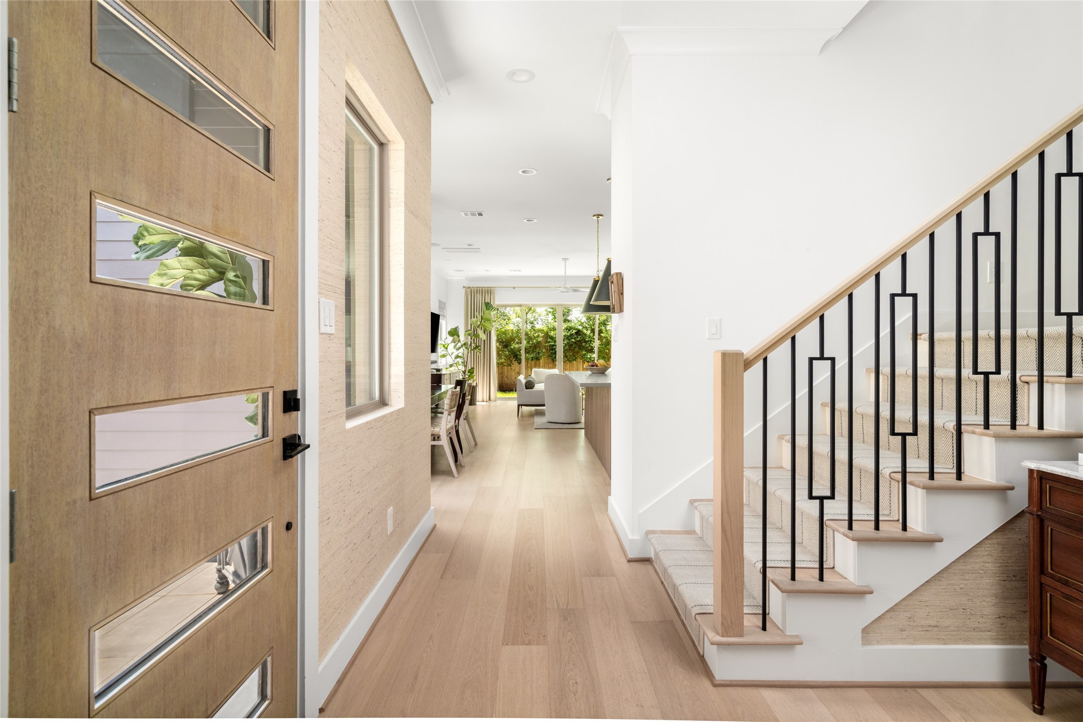 1728 Ridgewood Street Houston, TX 77006 - Photo 7 of 43 Gallery Image 7