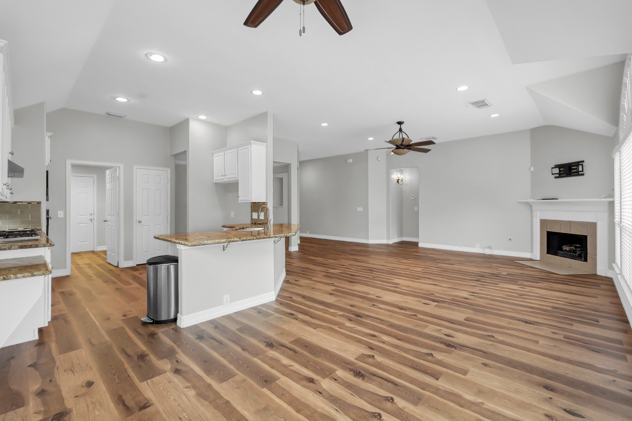 2906 Reynolds Creek Drive Spring, TX 77388 - Photo 14 of 38