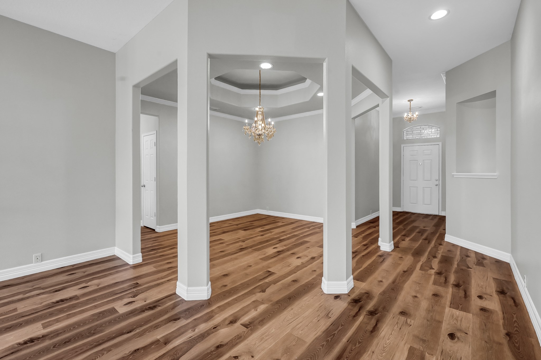 2906 Reynolds Creek Drive Spring, TX 77388 - Photo 6 of 38 a view of bathroom with wooden floor