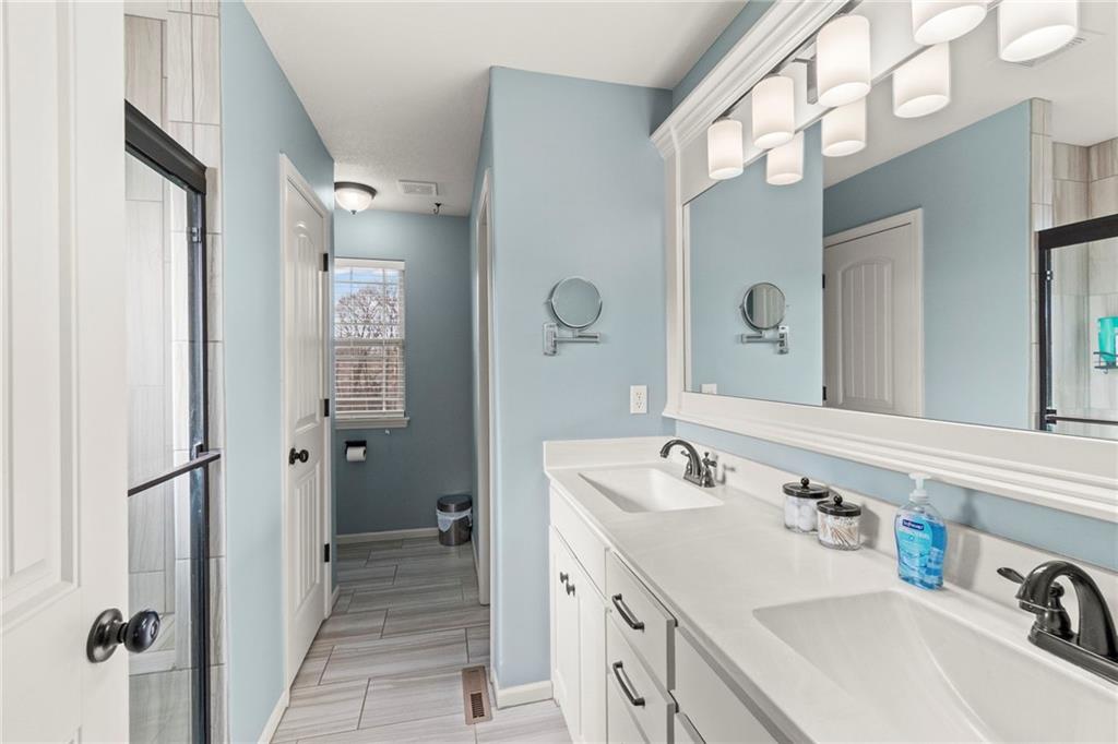 705 Chisam Road Kearney, MO 64060 - Photo 17 of 36