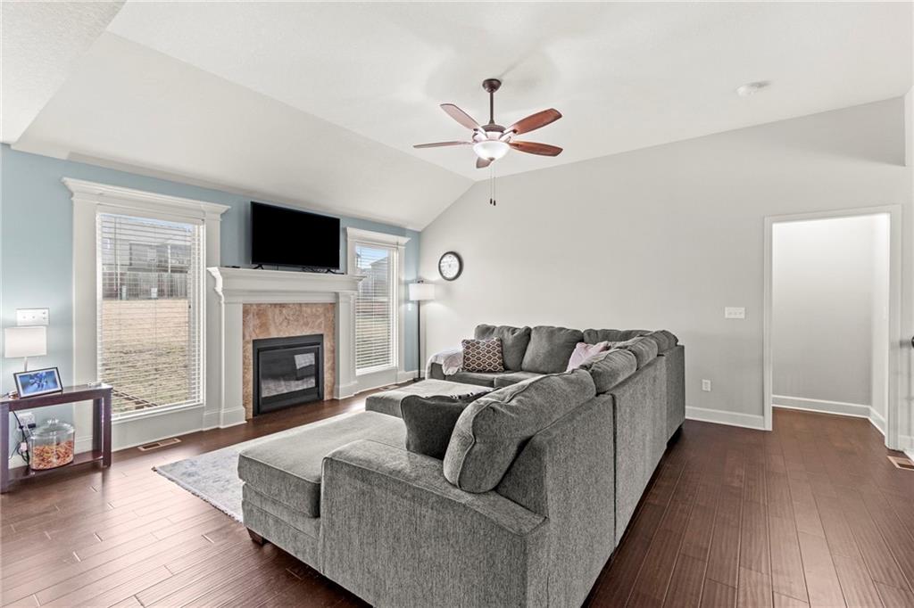 705 Chisam Road Kearney, MO 64060 - Photo 8 of 36