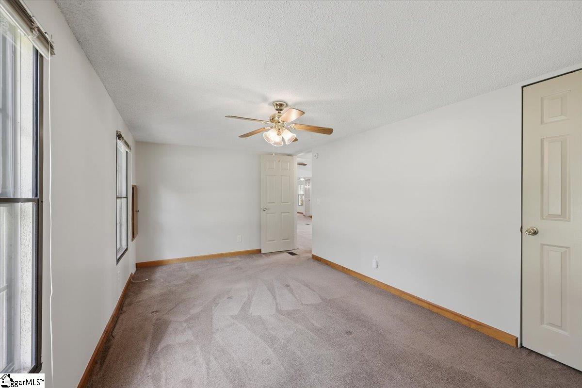 554 Berry Shoals Road Duncan, SC 29334 - Photo 23 of 43