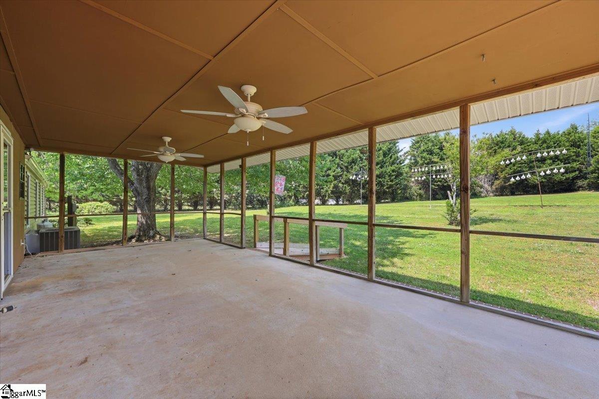 554 Berry Shoals Road Duncan, SC 29334 - Photo 29 of 43