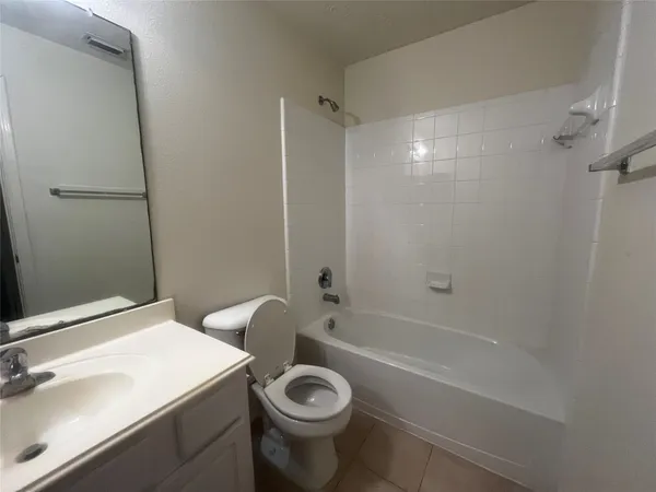 $2,090 | 5508 Lilywood Lane, Rosharon, TX 77583