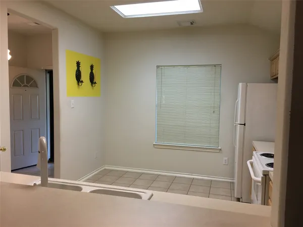 $2,090 | 5508 Lilywood Lane, Rosharon, TX 77583