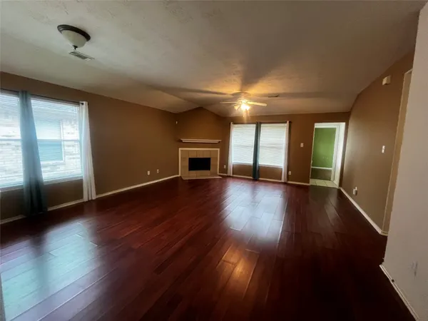 $2,090 | 5508 Lilywood Lane, Rosharon, TX 77583