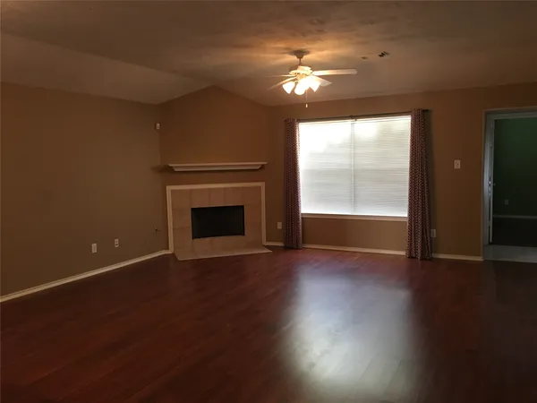 $2,090 | 5508 Lilywood Lane, Rosharon, TX 77583